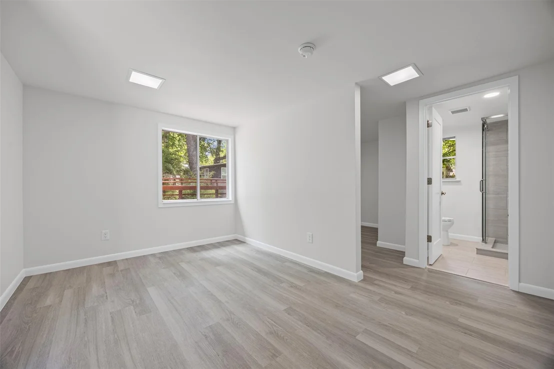 Photo of 4408 Barrow Ave