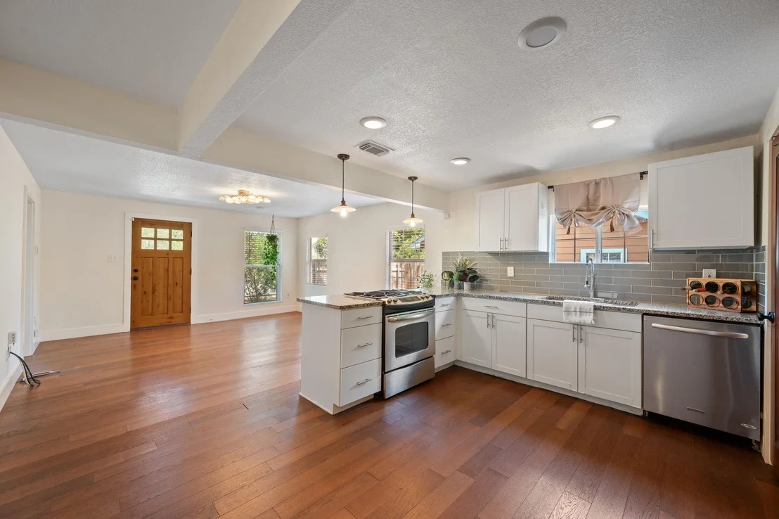 Photo of 1137 Nickols Ave