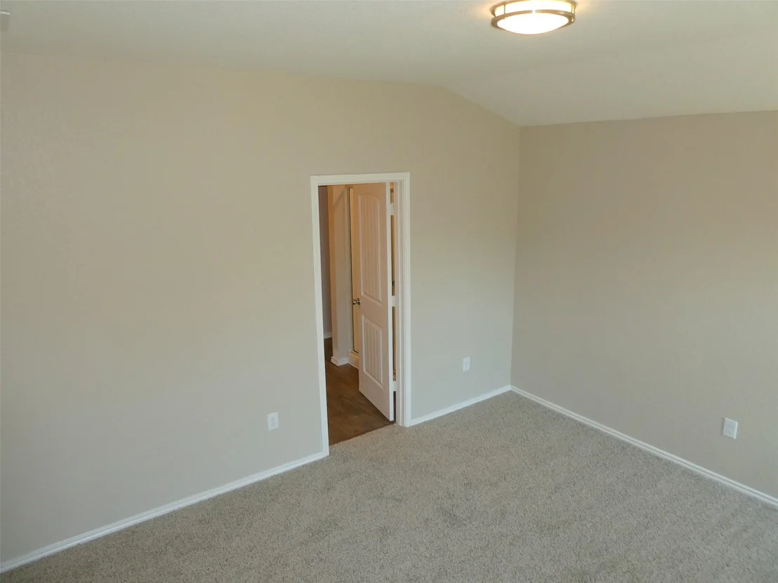Photo of 6009 RODERICK DR