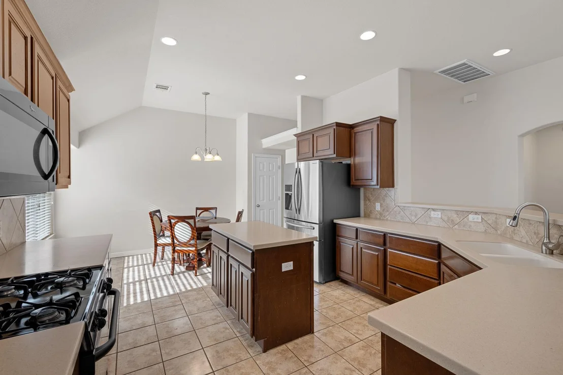 Photo of 2221 Village View LOOP
