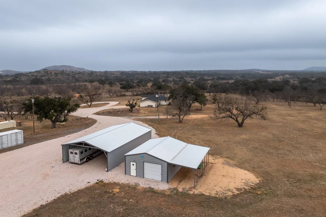 Photo of 2340 E State Highway 71