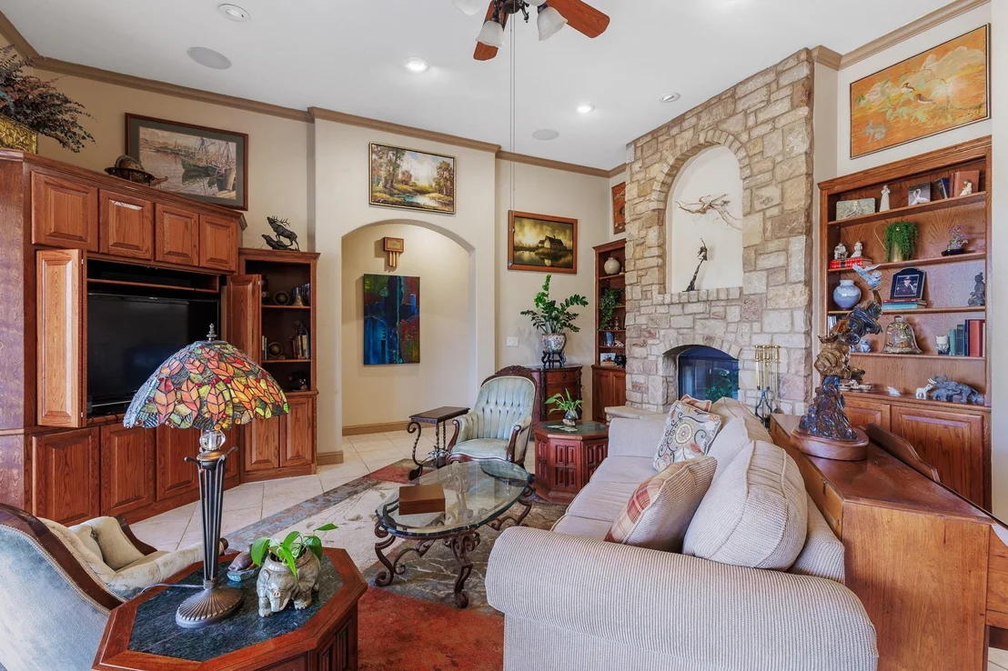 Photo of 108 Oak Bend