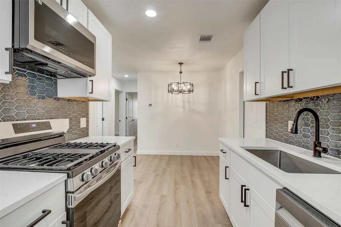 Photo of Unit A at 1402 Valleyridge CIR