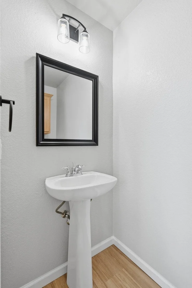 Photo of 1733 Thompson TRL