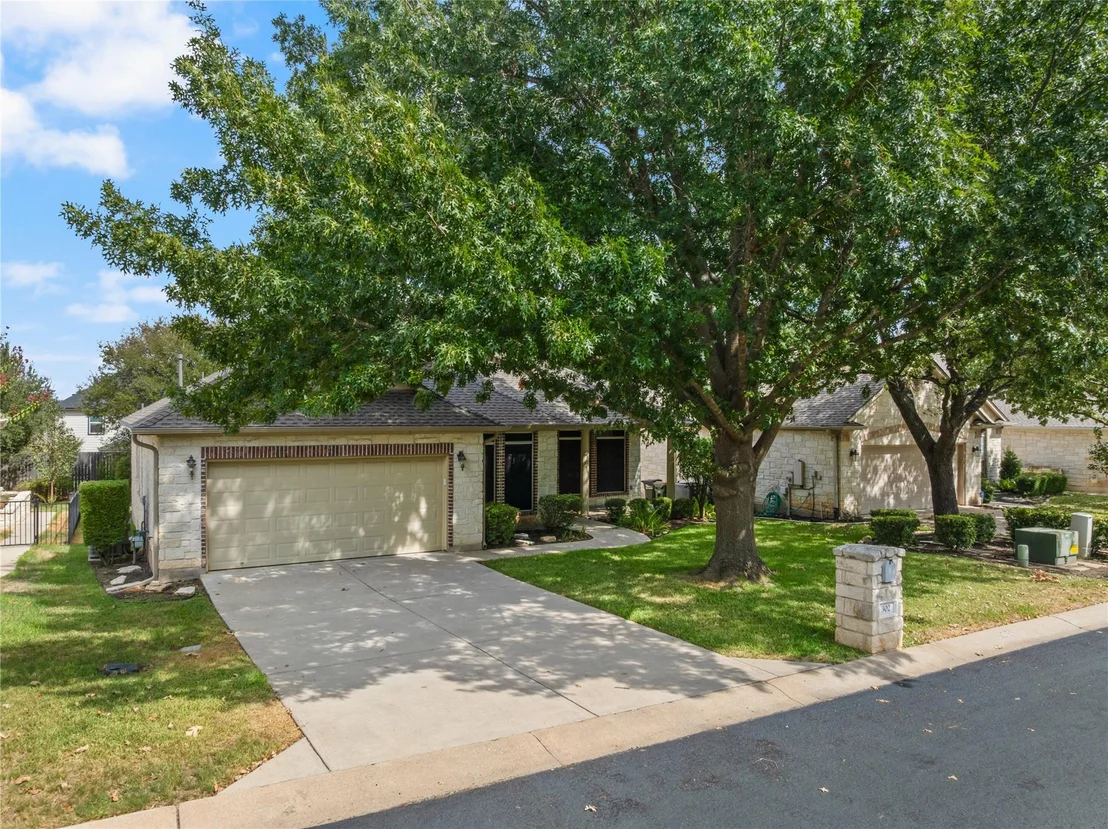 Photo of 302 Brazos DR