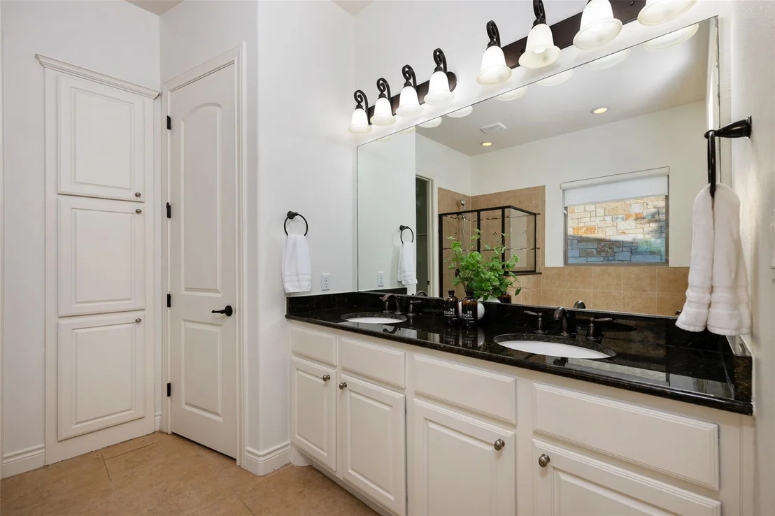 Photo of 606 Anfield CIR