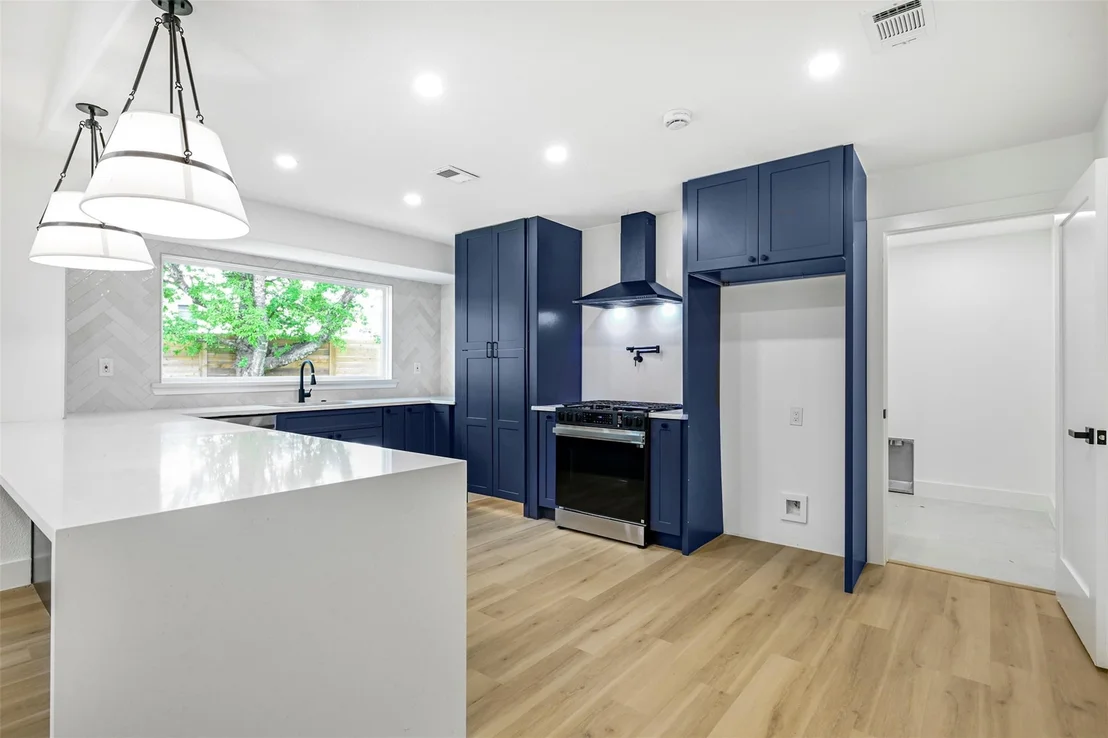Photo of 3001 Cedarlawn CIR