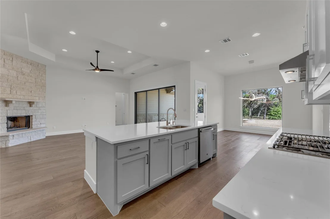 Photo of 2140 Carpenter LOOP