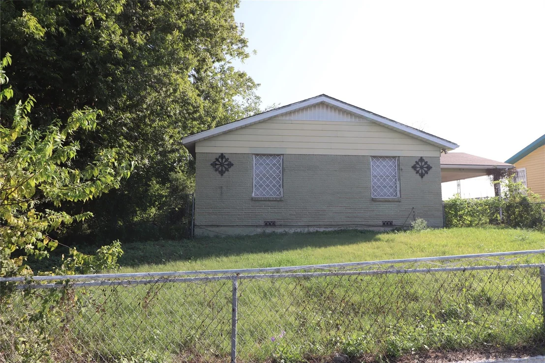 Photo of 3214 Longview DR