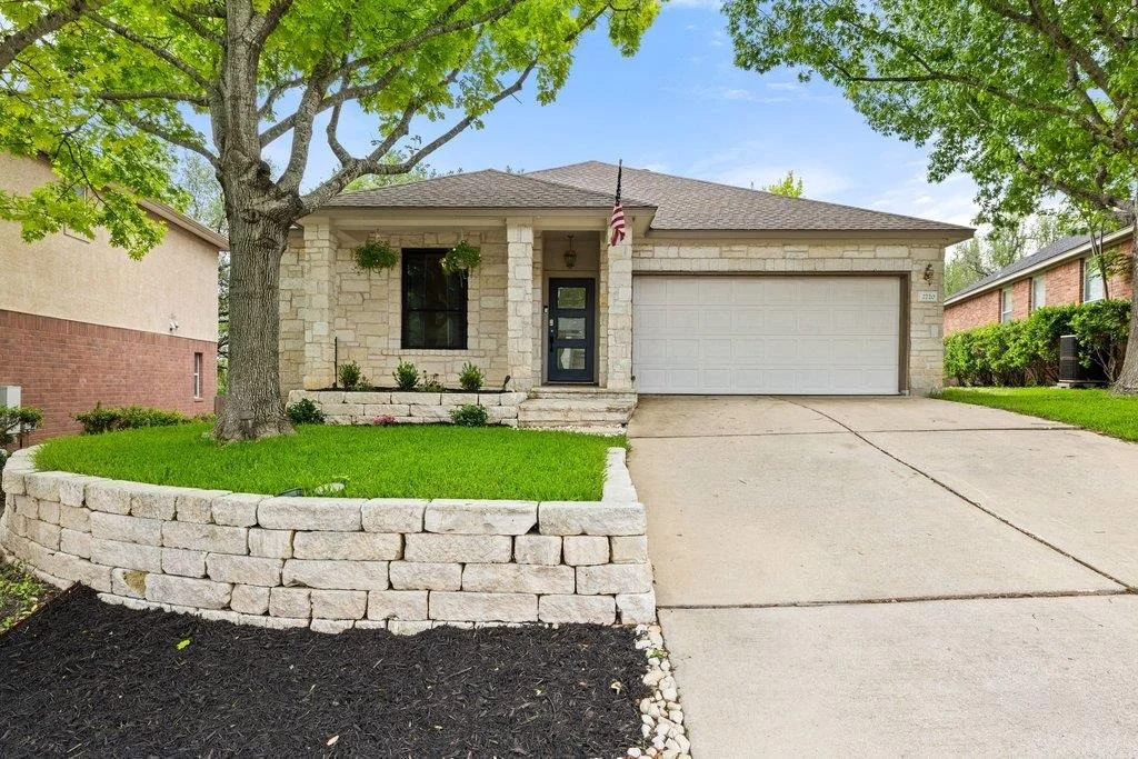 Photo of 2720 Cascade Falls DR