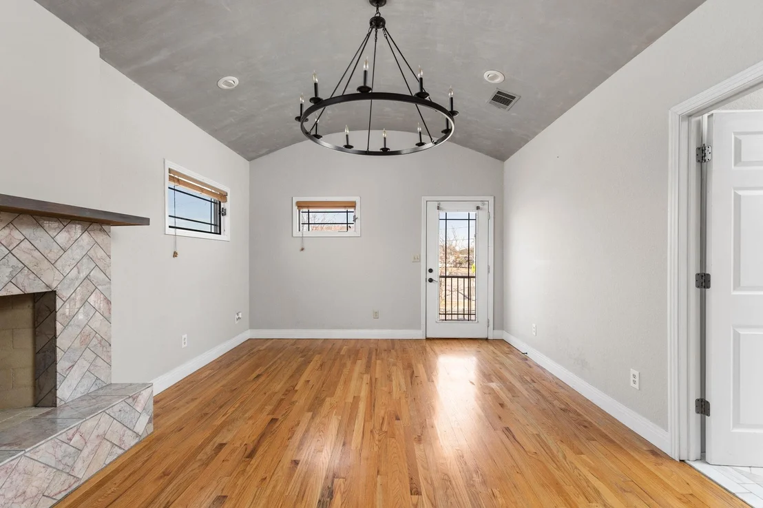 Photo of 2203 Lindell Ave