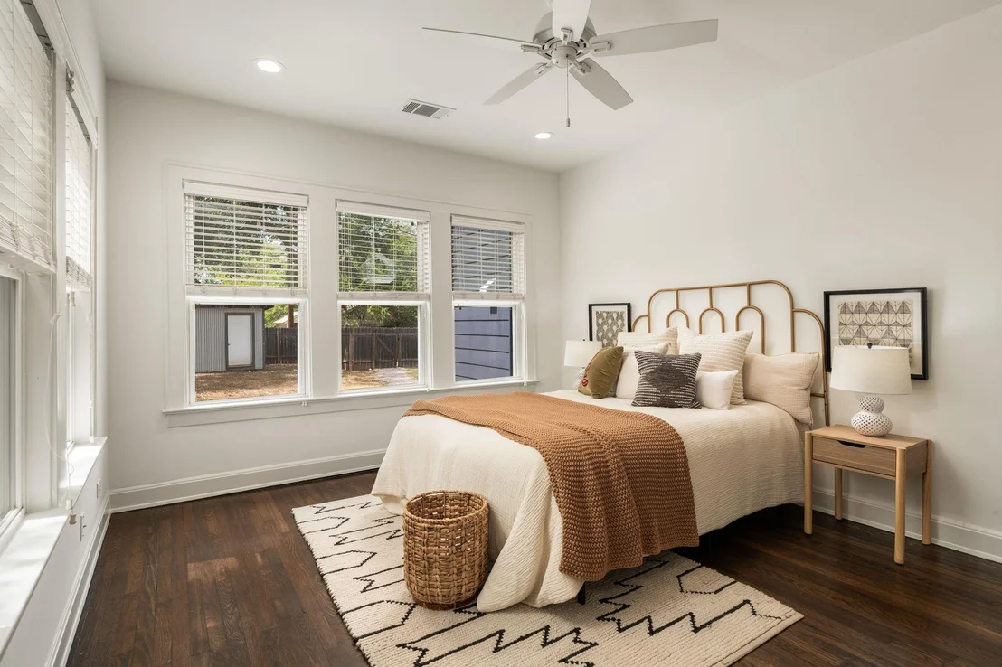 Photo of 1612 Travis Heights BLVD