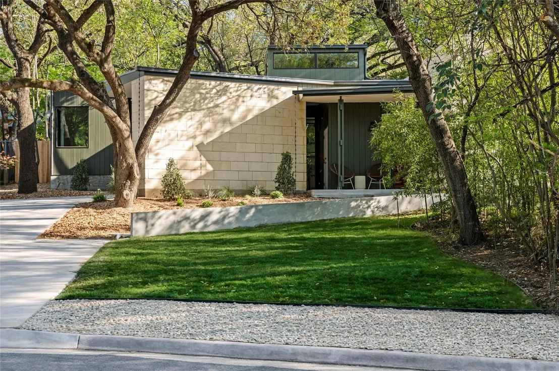 Photo of 1705 Cliffside DR