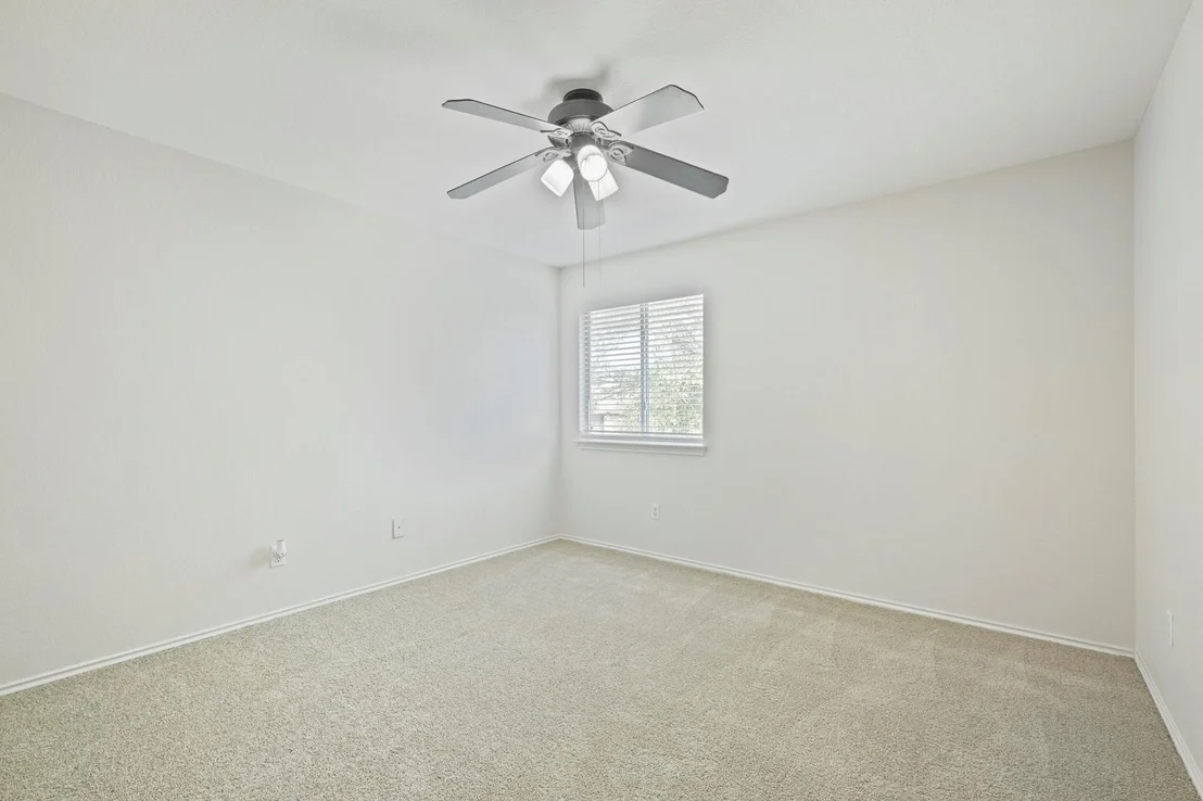 Photo of 399 Paddington DR