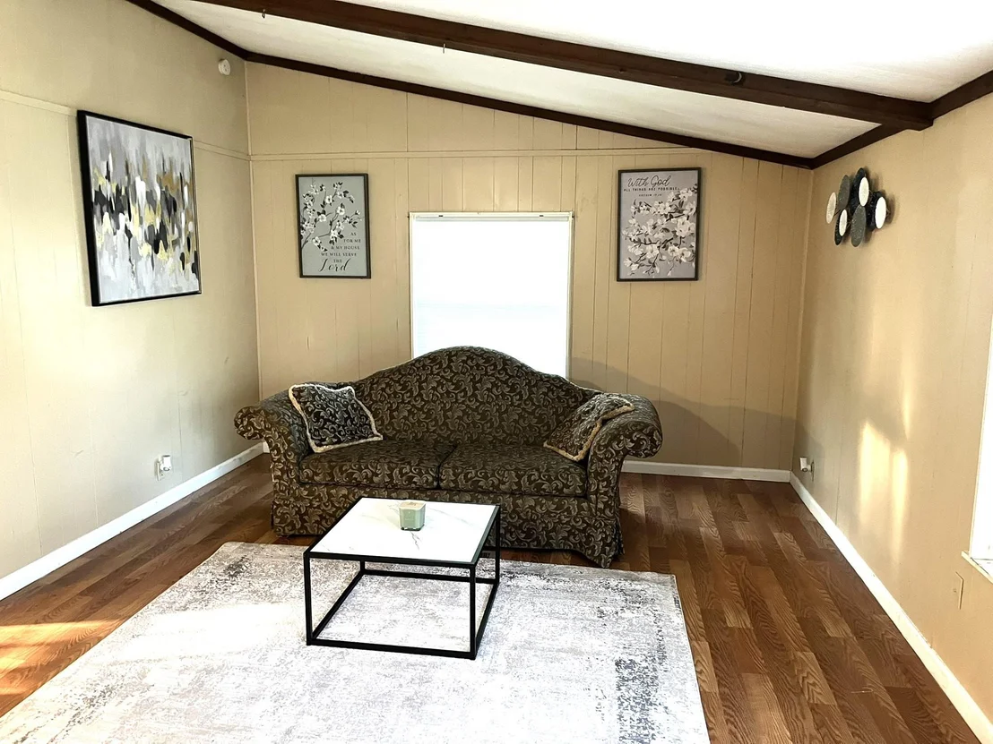 Photo of 5576 Helm LN