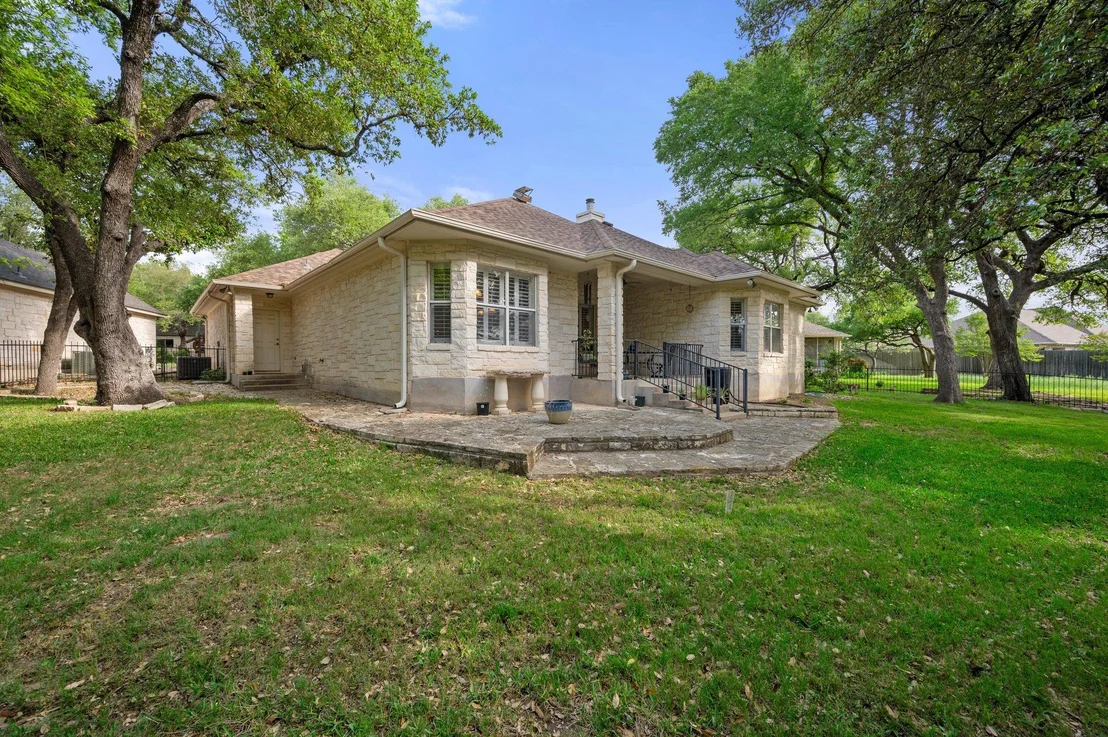 Photo of 106 Brazos DR