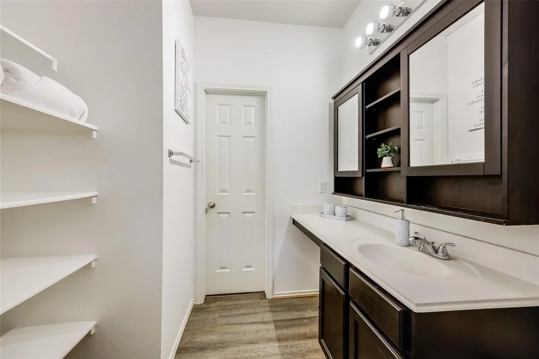 Photo of 400 Olmos DR