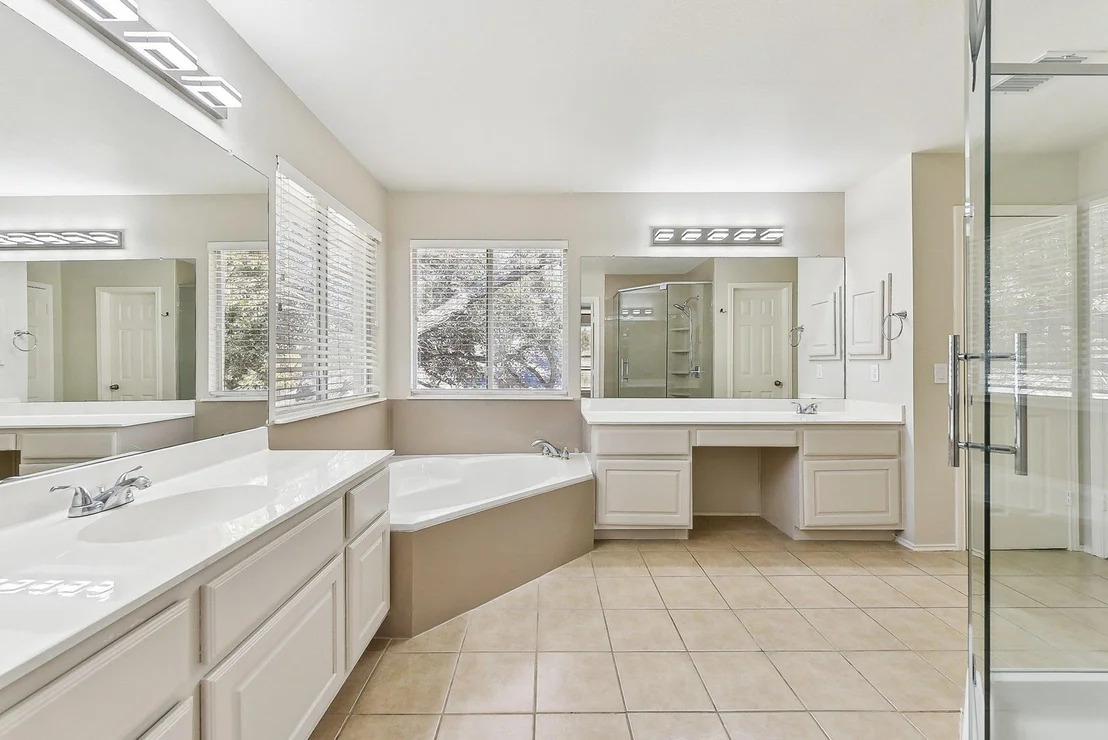 Photo of 3998 Lord Byron CIR
