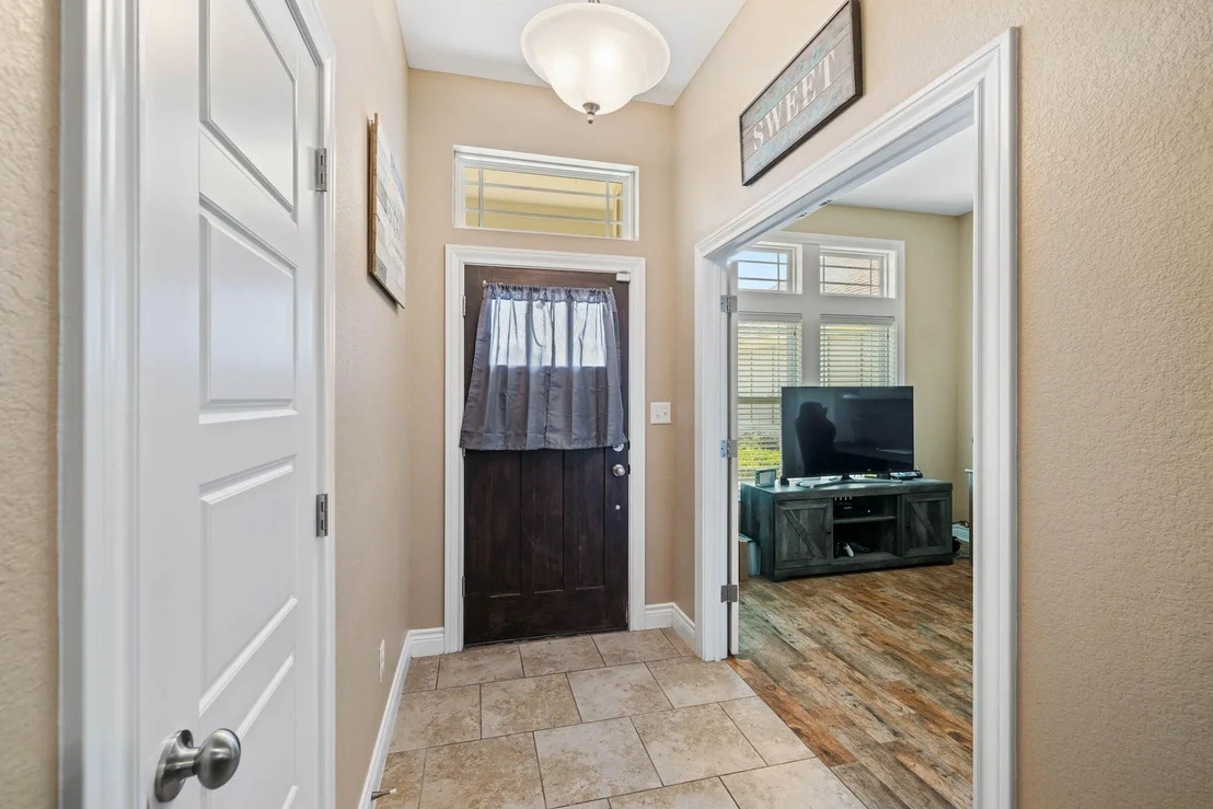 Photo of 198 Sheridan LOOP