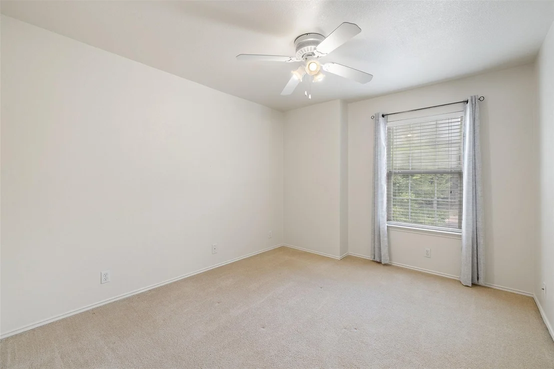 Photo of 407 N Lori CIR