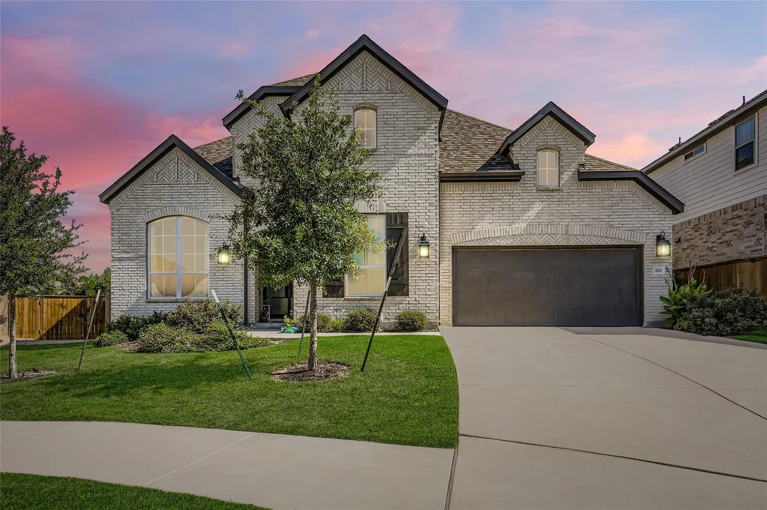 Photo of 320 Autumn Oak WAY