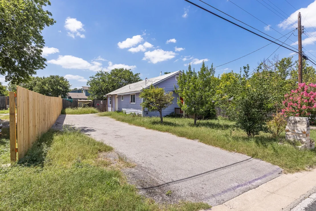 Photo of 7402 Providence Ave
