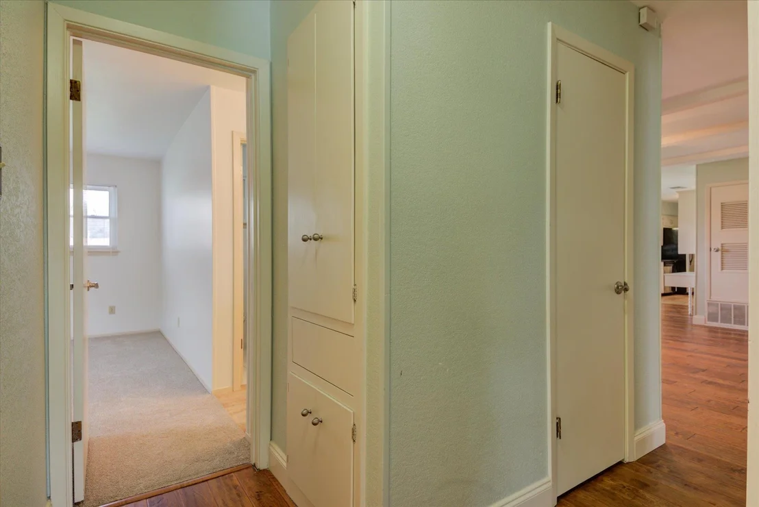 Photo of 1100 Colony North DR