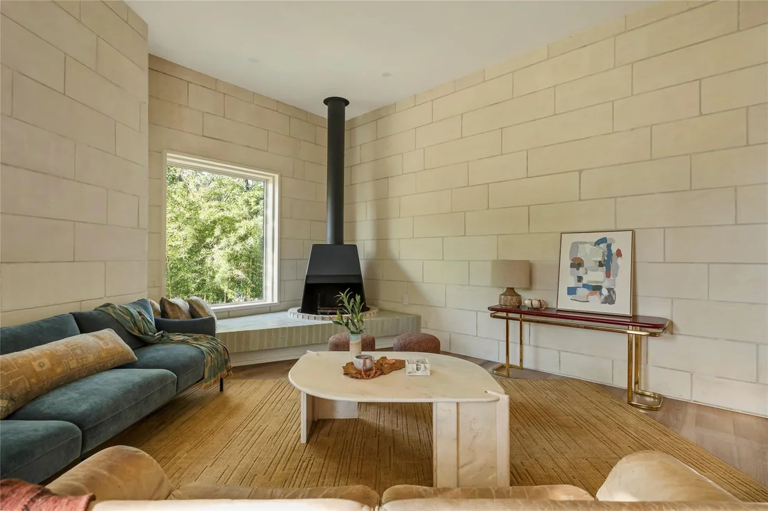 Photo of 1705 Cliffside DR