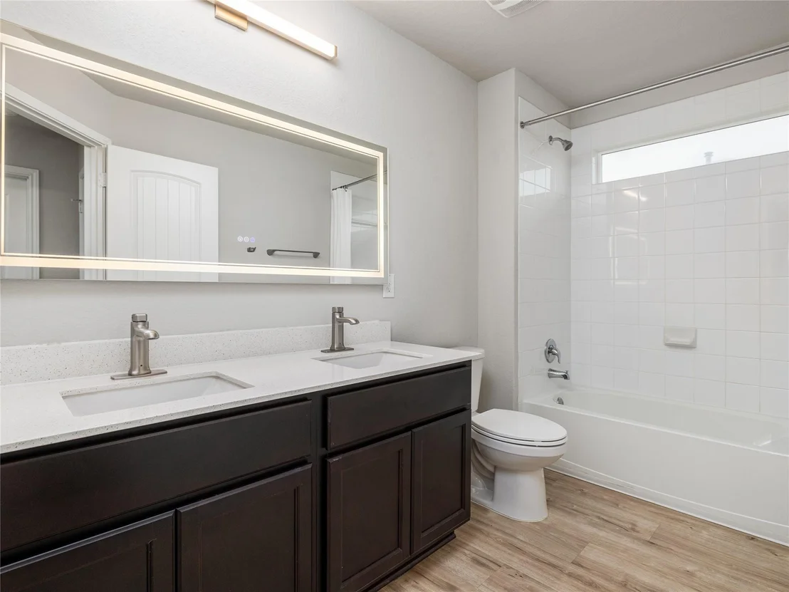 Photo of 121 Struss DR