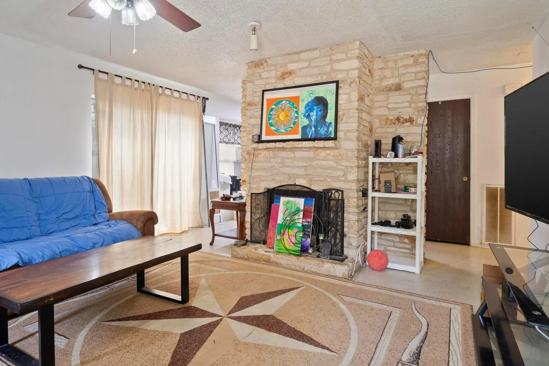 Photo of 1107 Kenyon DR