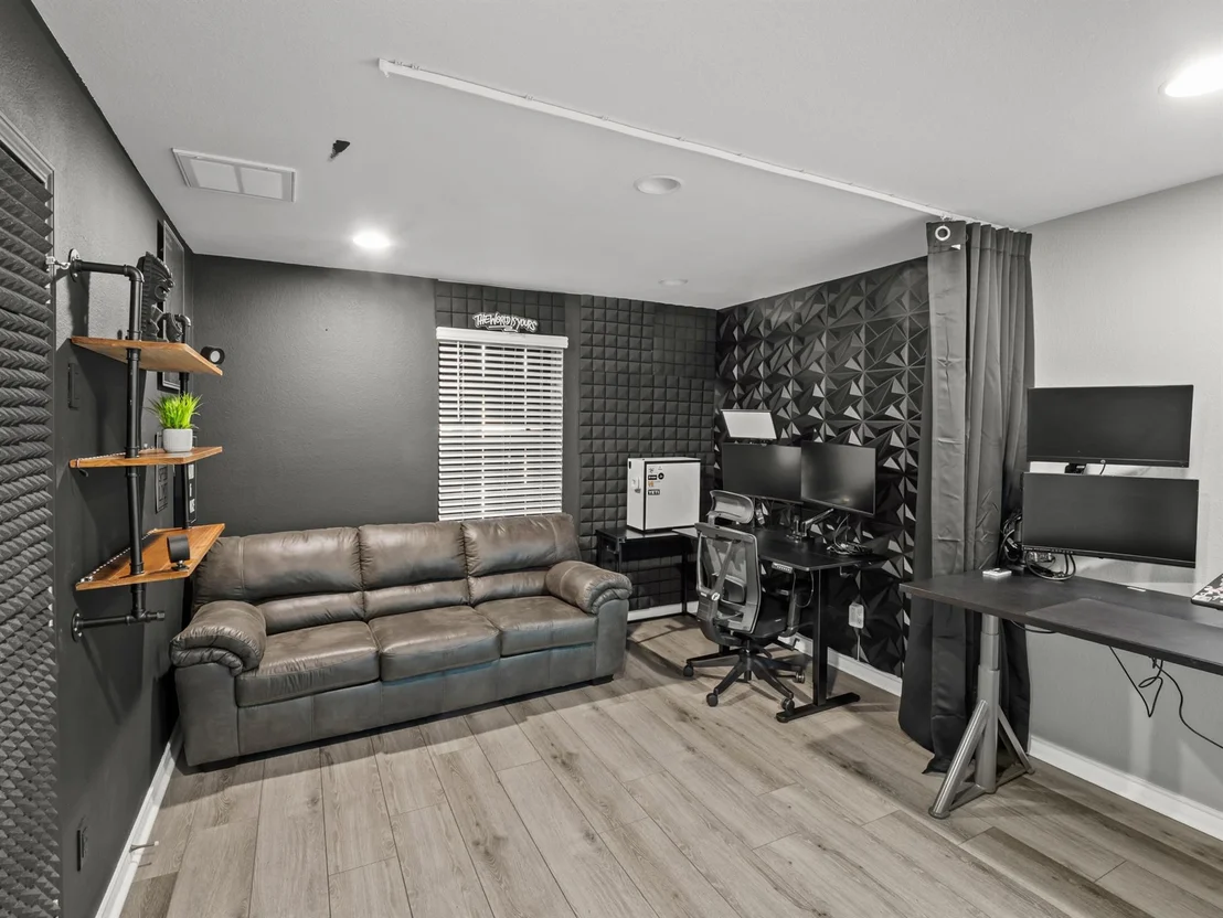 Photo of 353 Capstone RD