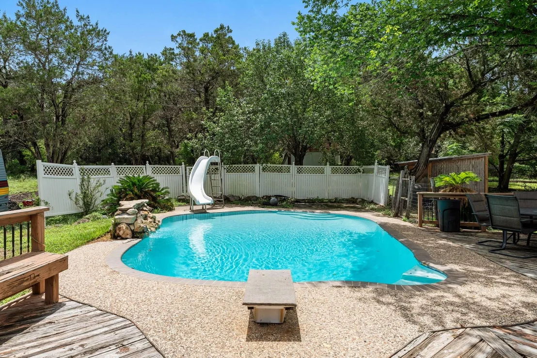 Photo of 651 High Low DR