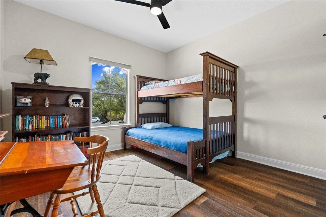 Photo of 10621 W Cave LOOP