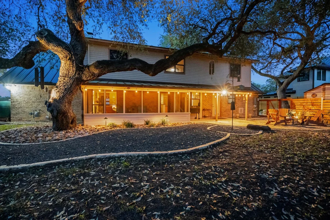 Photo of 2100 Four Oaks LN