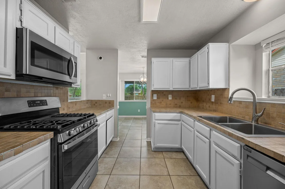 Photo of 1605 Quail Run RD