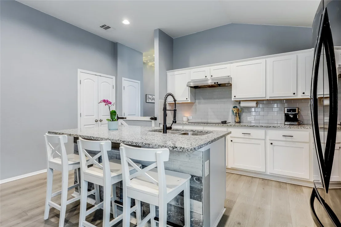 Photo of 4116 Hillside DR