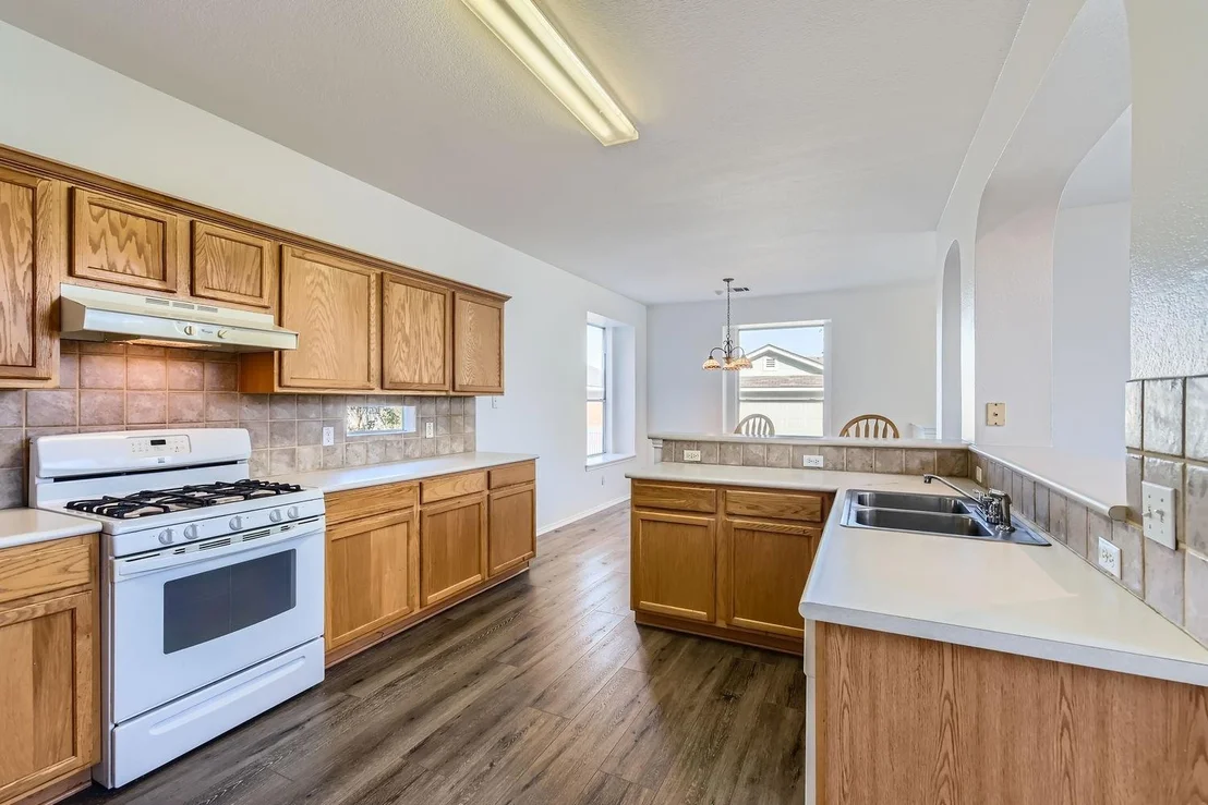 Photo of 4638 Mather