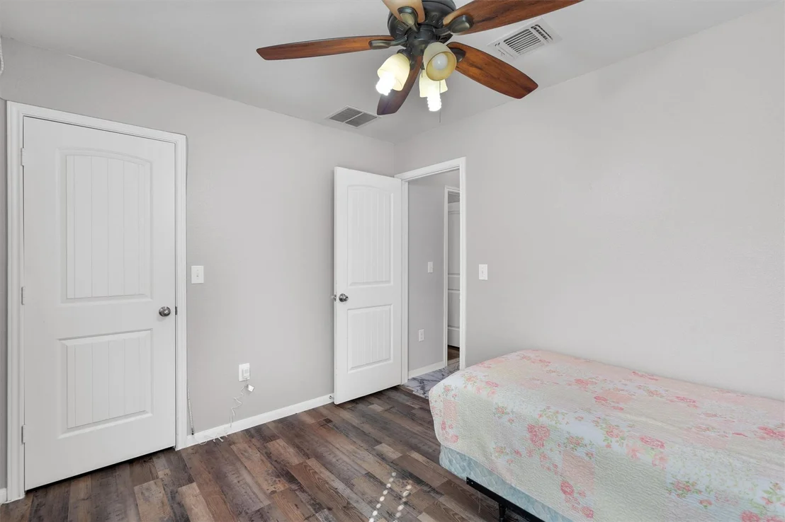 Photo of 15013 Roody LN