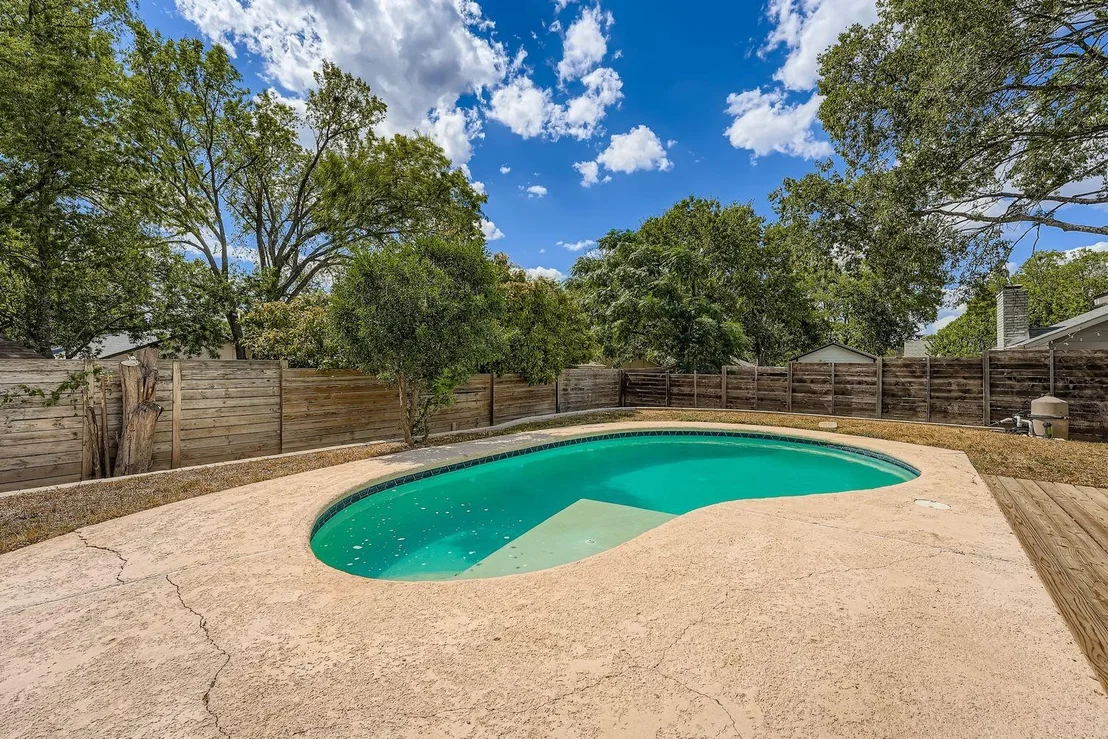 Photo of 1121 Stoneoak LN