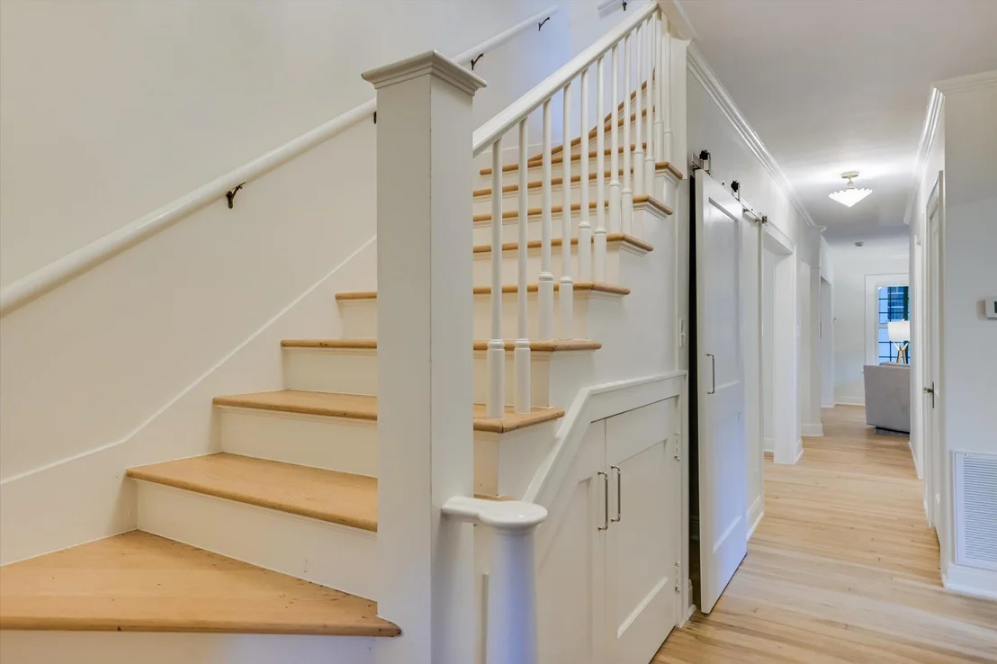 Photo of 113 W 32nd ST