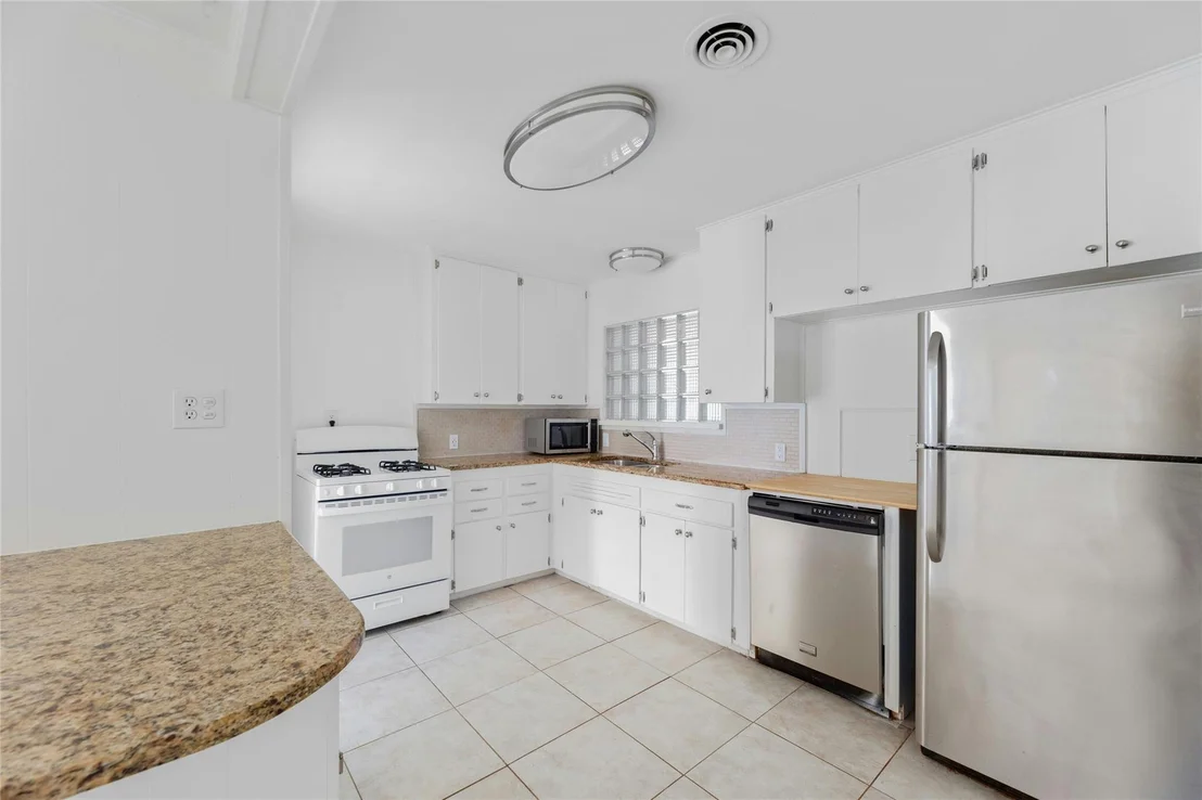 Photo of 6401 Kenilworth DR