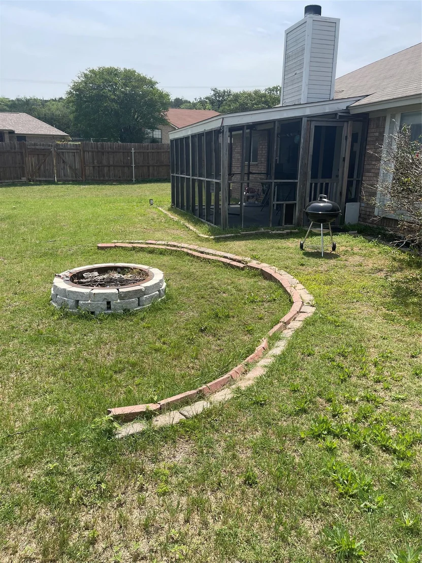 Photo of 907 Vernon DR