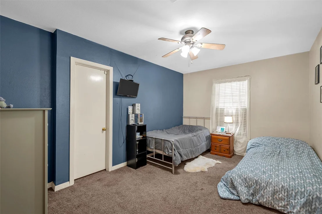 Photo of 301 N 40th ST