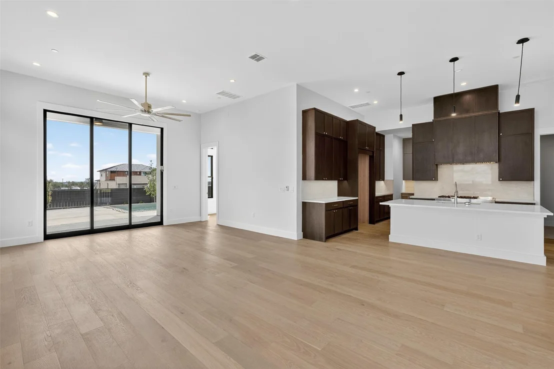 Photo of 10105 Milky Way DR