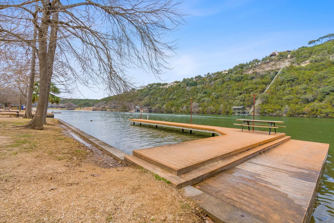 Photo of 2909 Edgewater DR