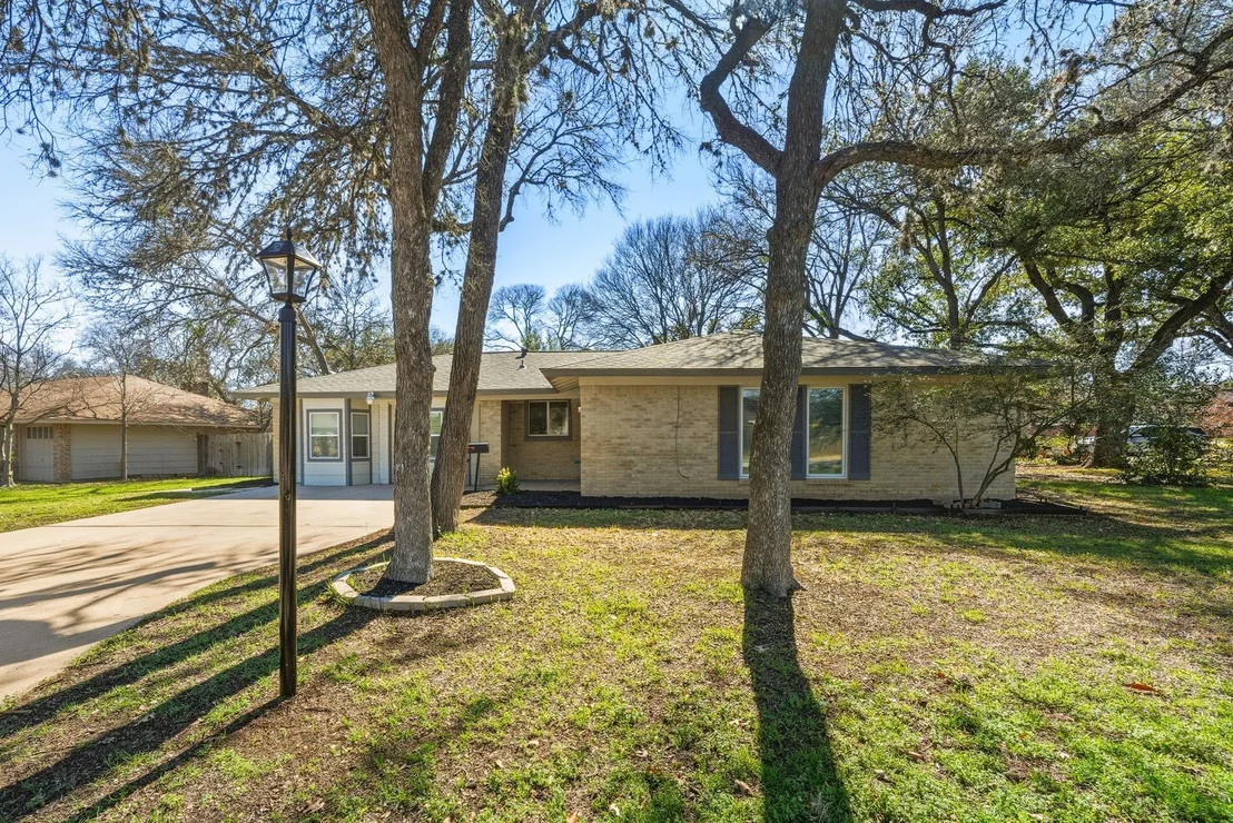 Photo of 2303 Harwick DR
