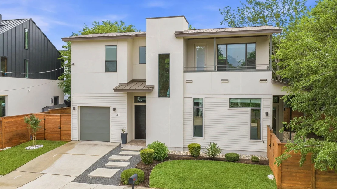 Photo of 1307 Clifford Ave