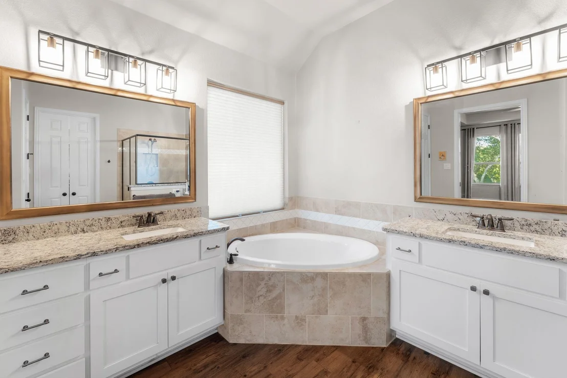 Photo of 140 Lake Rim CIR