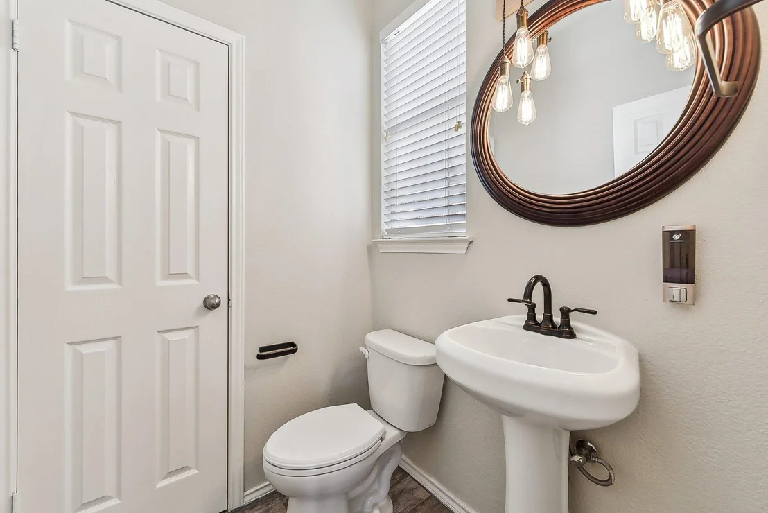Photo of 3998 Lord Byron CIR