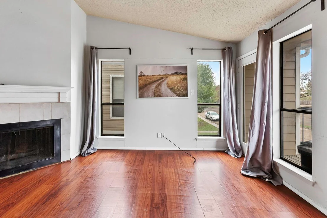 Photo of 1907 W LOOP